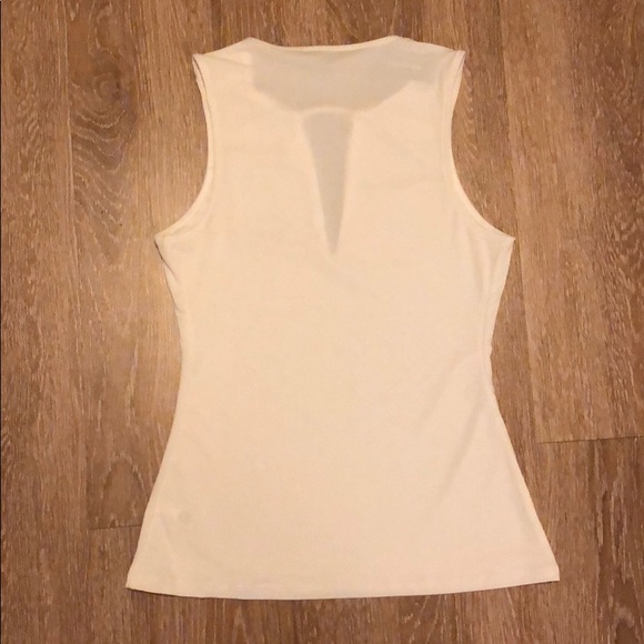 New with tags - White keyhole tank - Express - Picture 2 of 4